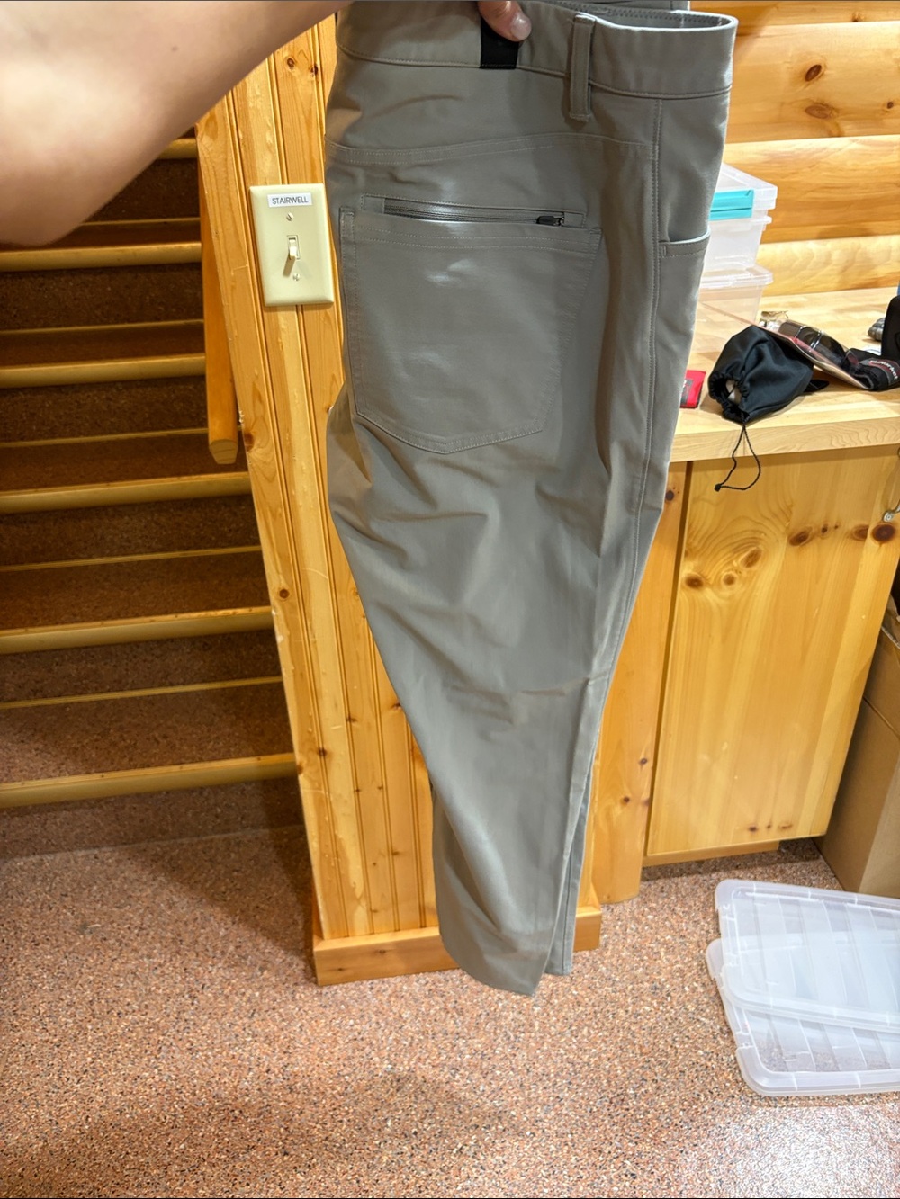 Vuori Men's Cargo Pants in Light Gray